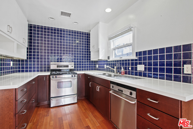 2 Bed Home for Sale in Venice, California