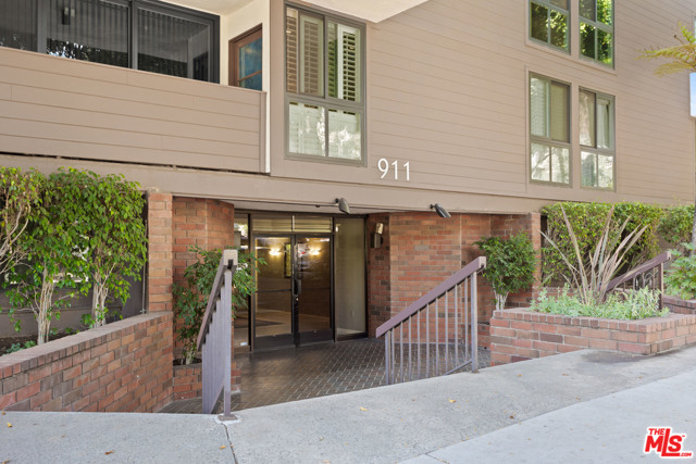 1 Bed Home for Sale in West Hollywood, California