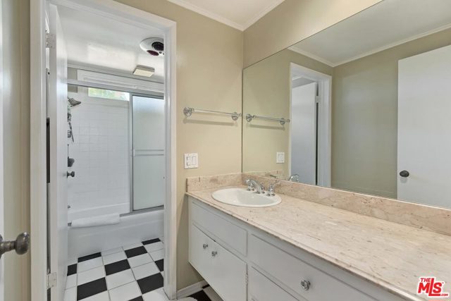 5 Bed Home for Sale in Encino, California