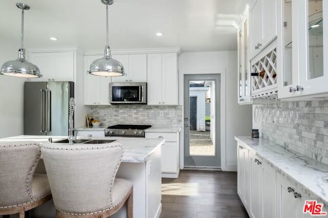 2705 ROBINSON Street, Redondo Beach, California 90278, 4 Bedrooms Bedrooms, ,3 BathroomsBathrooms,Residential,Sold,ROBINSON,17225096