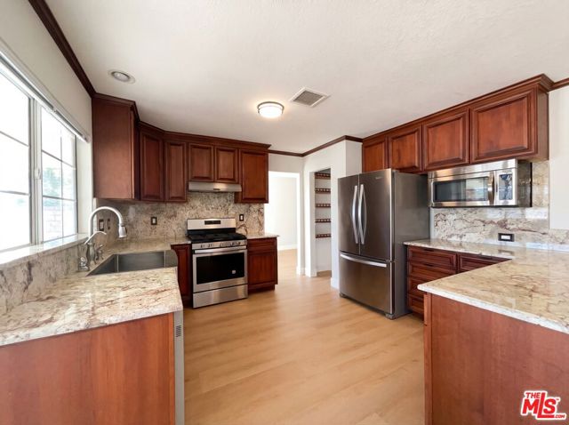 feature listing property photo