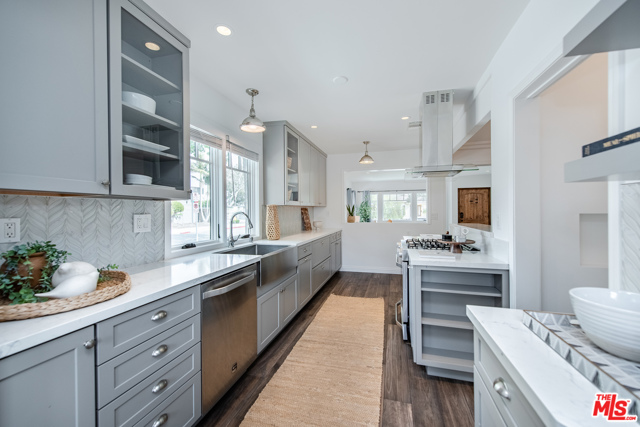 5 Bed Home for Sale in Santa Monica, California