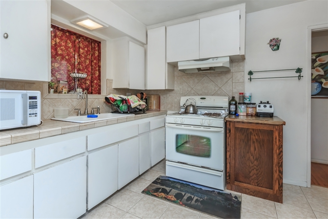 647 San Dieguito Dr