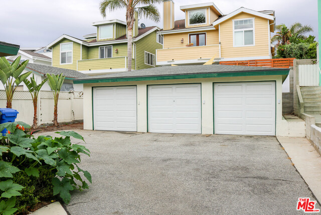 504 ELENA Avenue, Redondo Beach, California 90277, ,Residential Income,Sold,ELENA,18356158