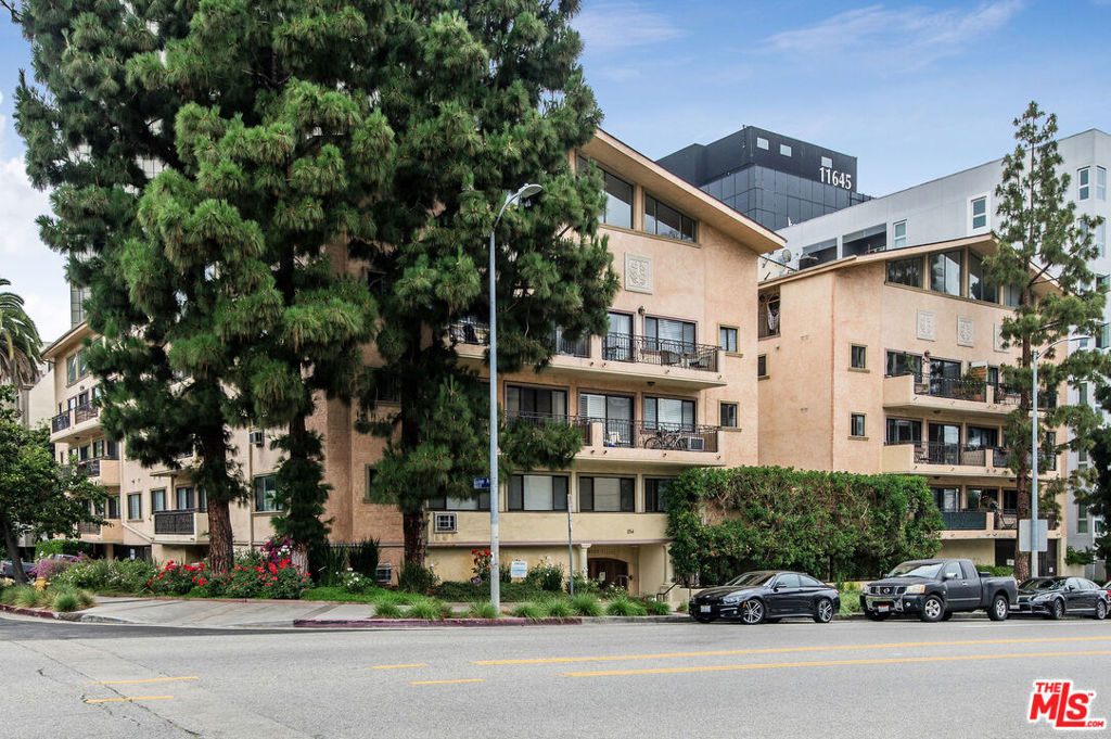 1154 S BARRINGTON AVENUE 112, LOS ANGELES, CA 90049