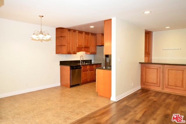 2 Bed Home for Sale in Culver City, California