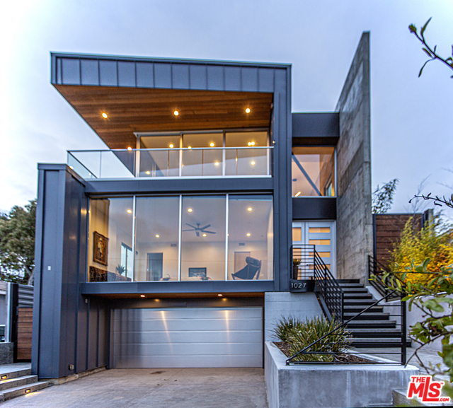 1027 AVENUE A, Redondo Beach, California 90277, 4 Bedrooms Bedrooms, ,5 BathroomsBathrooms,Residential,Sold,AVENUE A,20576054