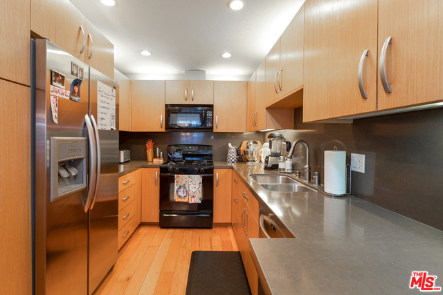 2000 VOORHEES Avenue, Redondo Beach, California 90278, 3 Bedrooms Bedrooms, ,3 BathroomsBathrooms,Residential,Sold,VOORHEES,18334284