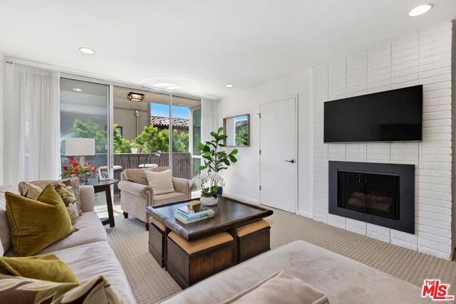 1 Bed Home for Sale in Los Angeles, California