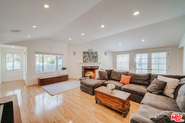 3 Bed Home for Sale in Burbank, California