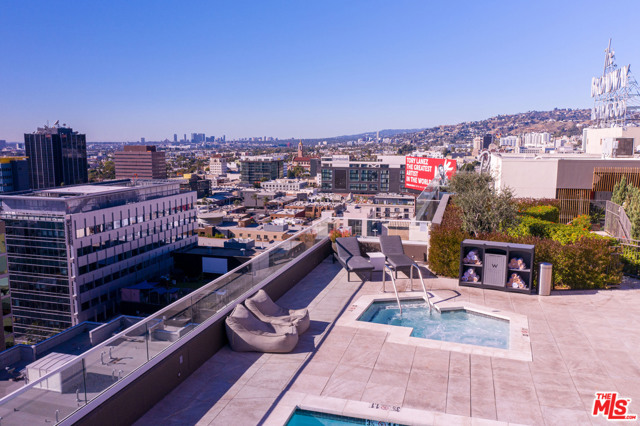 1 Bed Home for Sale in Los Angeles, California