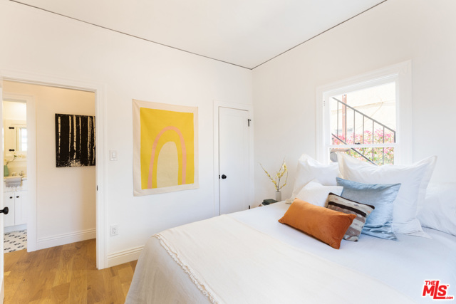 1 Bed Home for Sale in Los Angeles, California