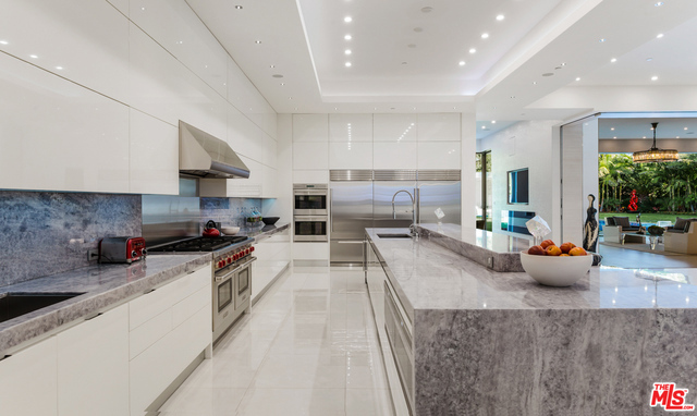 7 Bed Home for Sale in Beverly Hills, California
