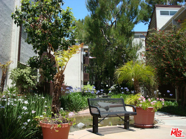2 Bed Home for Sale in Culver City, California