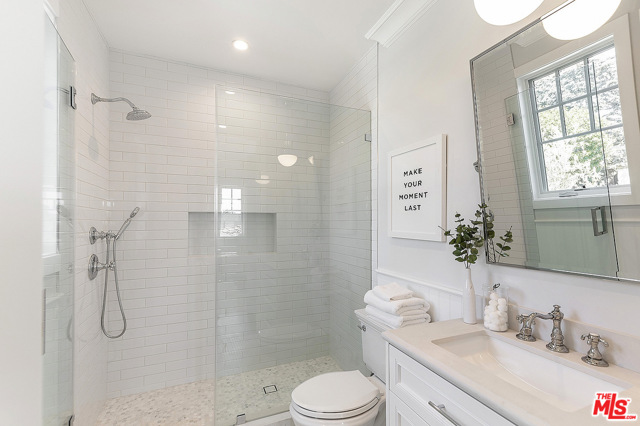 5 Bed Home for Sale in Los Angeles, California