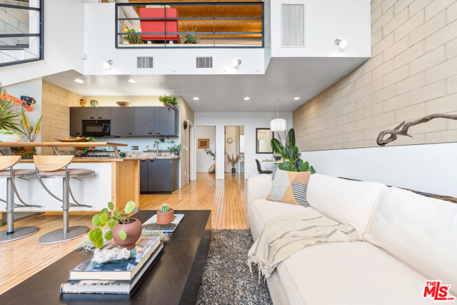 2 Bed Home for Sale in Los Angeles, California