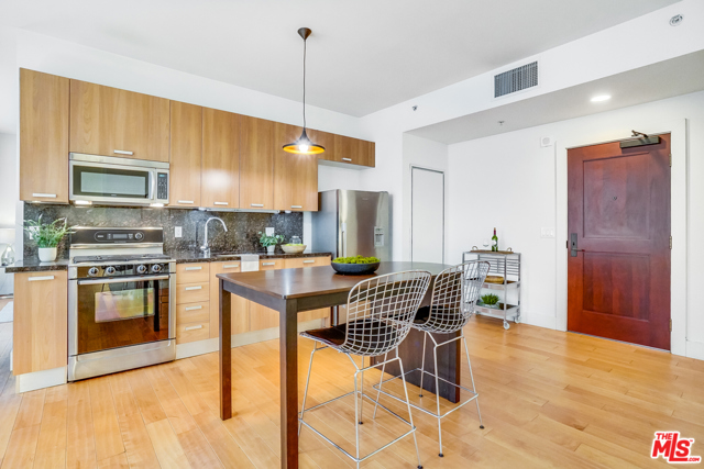 1 Bed Home for Sale in Los Angeles, California