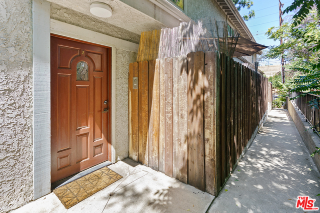2 Bed Home for Sale in Van Nuys, California