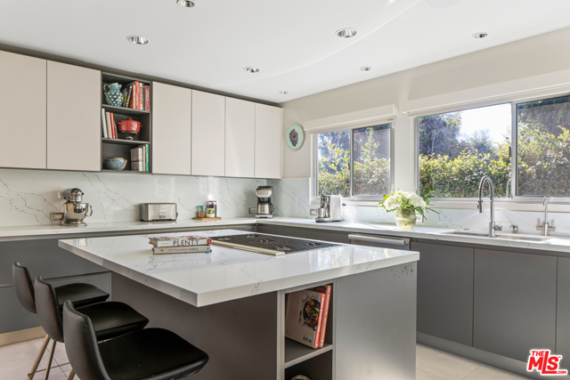 4 Bed Home for Sale in Los Angeles, California