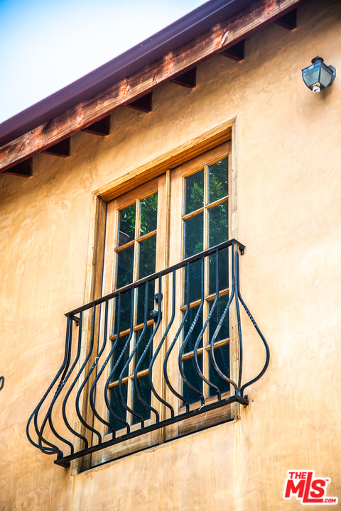  Income Home for Sale in Los Angeles, California