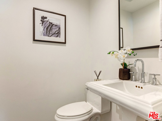 2 Bed Home for Sale in Venice, California