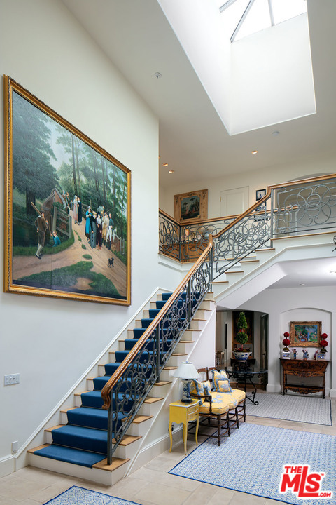 5 Bed Home for Sale in Los Angeles, California