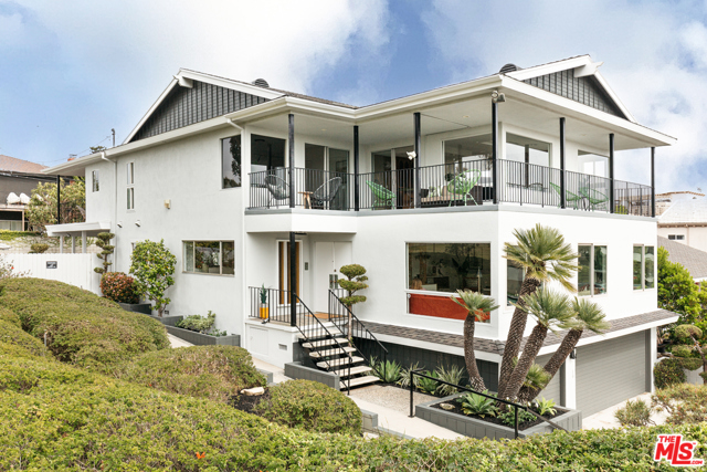 5 Bed Home for Sale in Playa del Rey, California