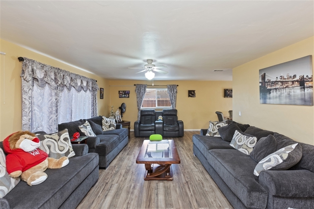 1233 Peach Ave