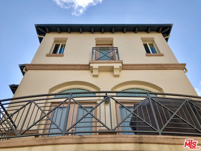3 Bed Home for Sale in Los Angeles, California