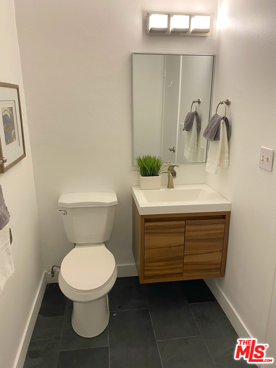 555 Esplanade, Redondo Beach, California 90277, 2 Bedrooms Bedrooms, ,2 BathroomsBathrooms,Residential,Sold,Esplanade,21752752