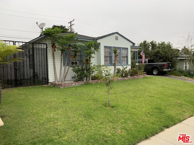 1705 Meadows Avenue, Manhattan Beach, California 90266, 3 Bedrooms Bedrooms, ,1 BathroomBathrooms,Residential,Sold,Meadows,21763744