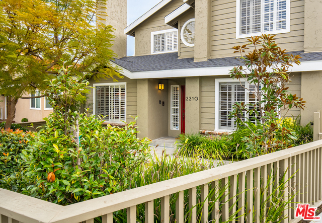 2210 HARRIMAN Lane, Redondo Beach, California 90278, 4 Bedrooms Bedrooms, ,2 BathroomsBathrooms,Residential,Sold,HARRIMAN,20544094