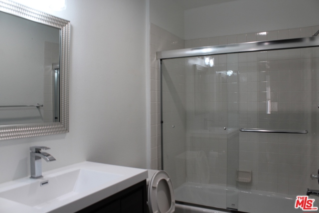 2 Bed Home for Sale in Sherman Oaks, California