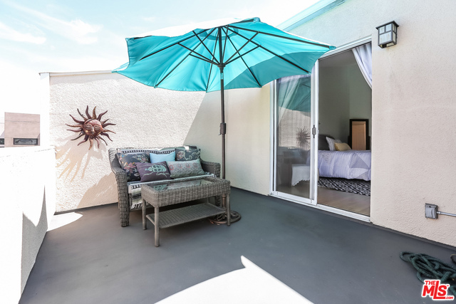 2301 MATHEWS Avenue, Redondo Beach, California 90278, 2 Bedrooms Bedrooms, ,3 BathroomsBathrooms,Residential,Sold,MATHEWS,18379254