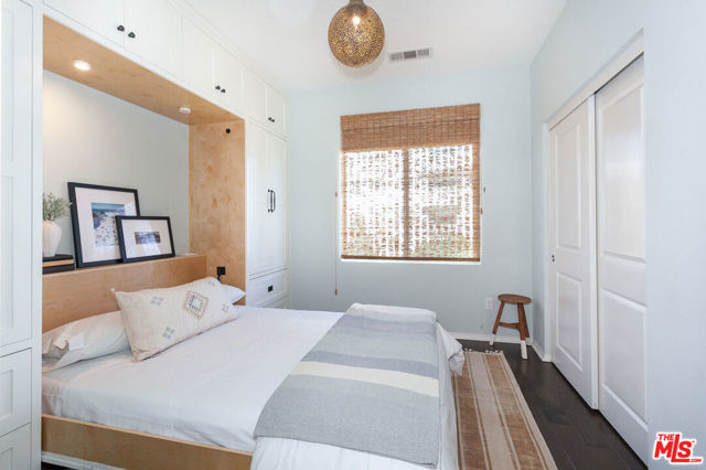 3 Bed Home for Sale in Hawthorne, California