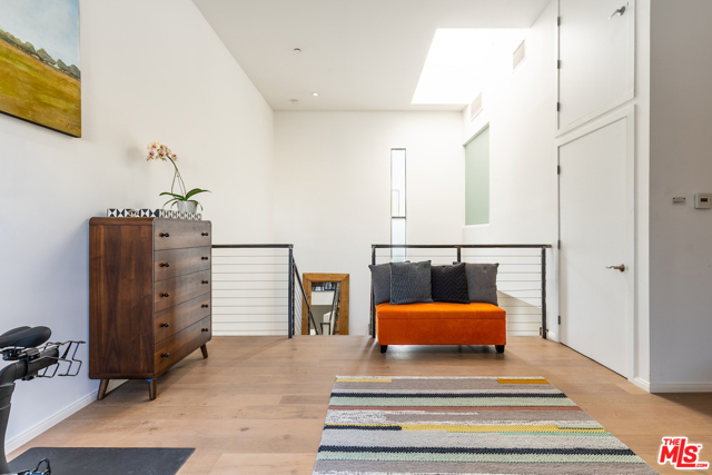 1 Bed Home for Sale in Los Angeles, California