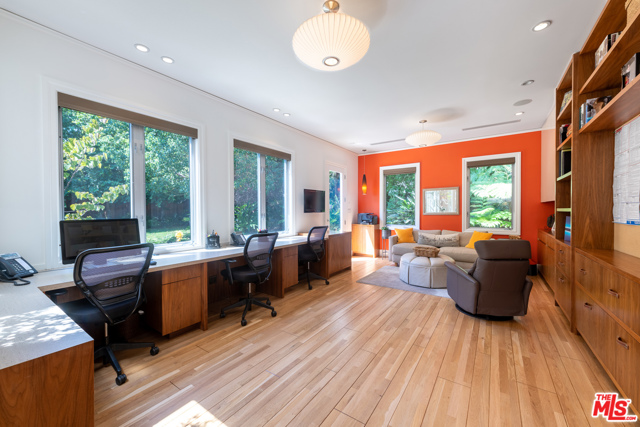 4 Bed Home for Sale in Encino, California