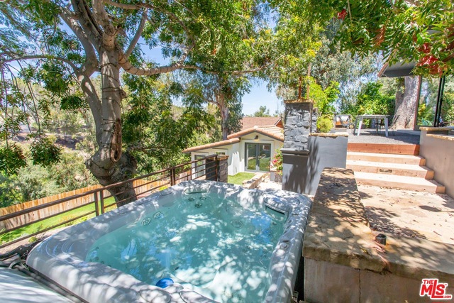 2261 CARRIAGE Drive, Rolling Hills Estates, California 90274, 4 Bedrooms Bedrooms, ,4 BathroomsBathrooms,Residential,Sold,CARRIAGE,19486406