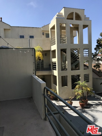 723 3RD Street, Hermosa Beach, California 90254, 2 Bedrooms Bedrooms, ,2 BathroomsBathrooms,Residential,Sold,3RD,18372818