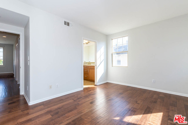 2 Bed Home for Sale in Los Angeles, California