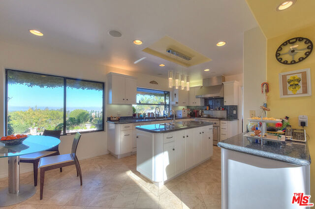 28928 CRESTRIDGE Road, Rancho Palos Verdes, California 90275, 5 Bedrooms Bedrooms, ,5 BathroomsBathrooms,Residential,Sold,CRESTRIDGE,19453042