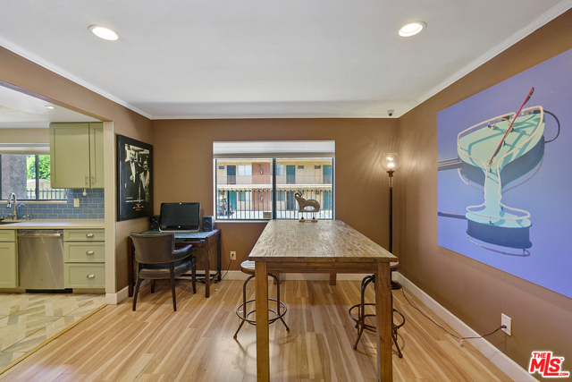 2 Bed Home for Sale in Van Nuys, California
