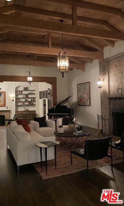 4 Bed Home for Sale in Los Angeles, California