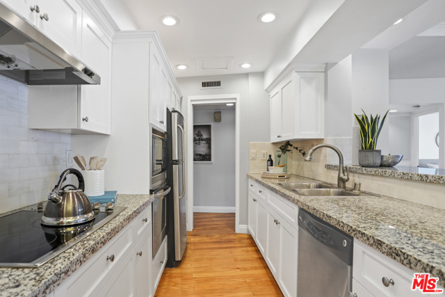 1 Bed Home for Sale in Los Angeles, California