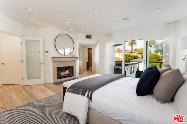 6 Bed Home for Sale in Santa Monica, California