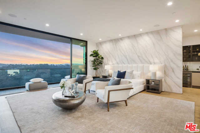 5 Bed Home for Sale in Los Angeles, California