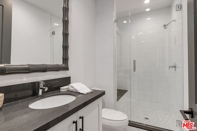 3513 ELM Avenue, Manhattan Beach, California 90266, 5 Bedrooms Bedrooms, ,4 BathroomsBathrooms,Residential,Sold,ELM,19437290