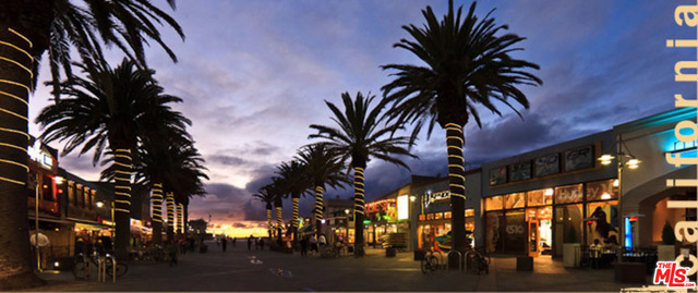 Hermosa Beach - just down Aviation