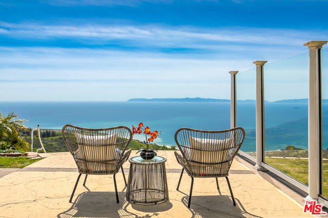 61 OCEANAIRE Drive, Rancho Palos Verdes, California 90275, 3 Bedrooms Bedrooms, ,3 BathroomsBathrooms,Residential,Sold,OCEANAIRE,19451576