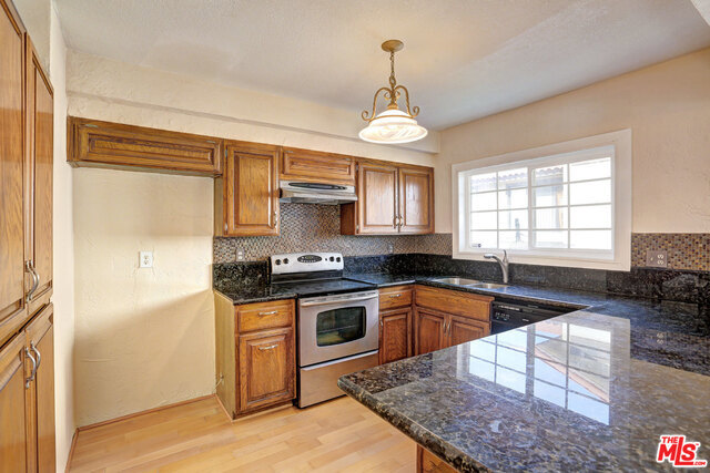 2119 DUFOUR Avenue, Redondo Beach, California 90278, 4 Bedrooms Bedrooms, ,2 BathroomsBathrooms,Residential,Sold,DUFOUR,17256256